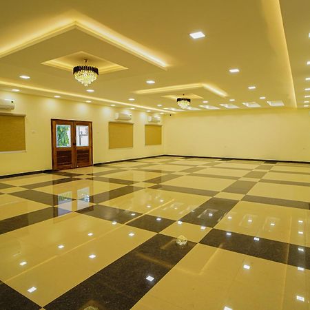 Готель Tpc Camphor Tiruchirappalli Екстер'єр фото