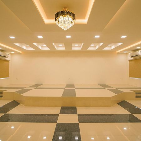 Готель Tpc Camphor Tiruchirappalli Екстер'єр фото