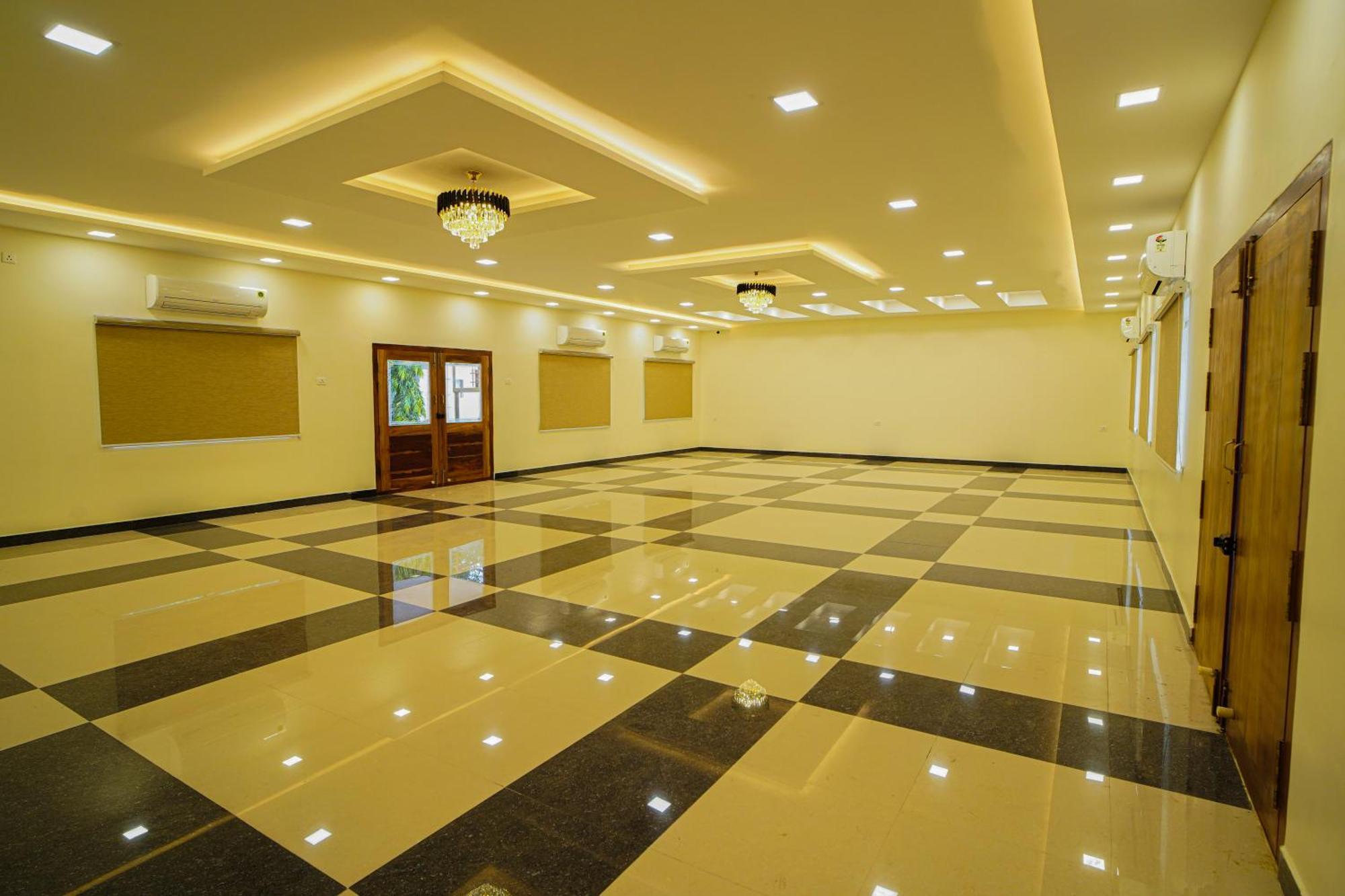 Готель Tpc Camphor Tiruchirappalli Екстер'єр фото