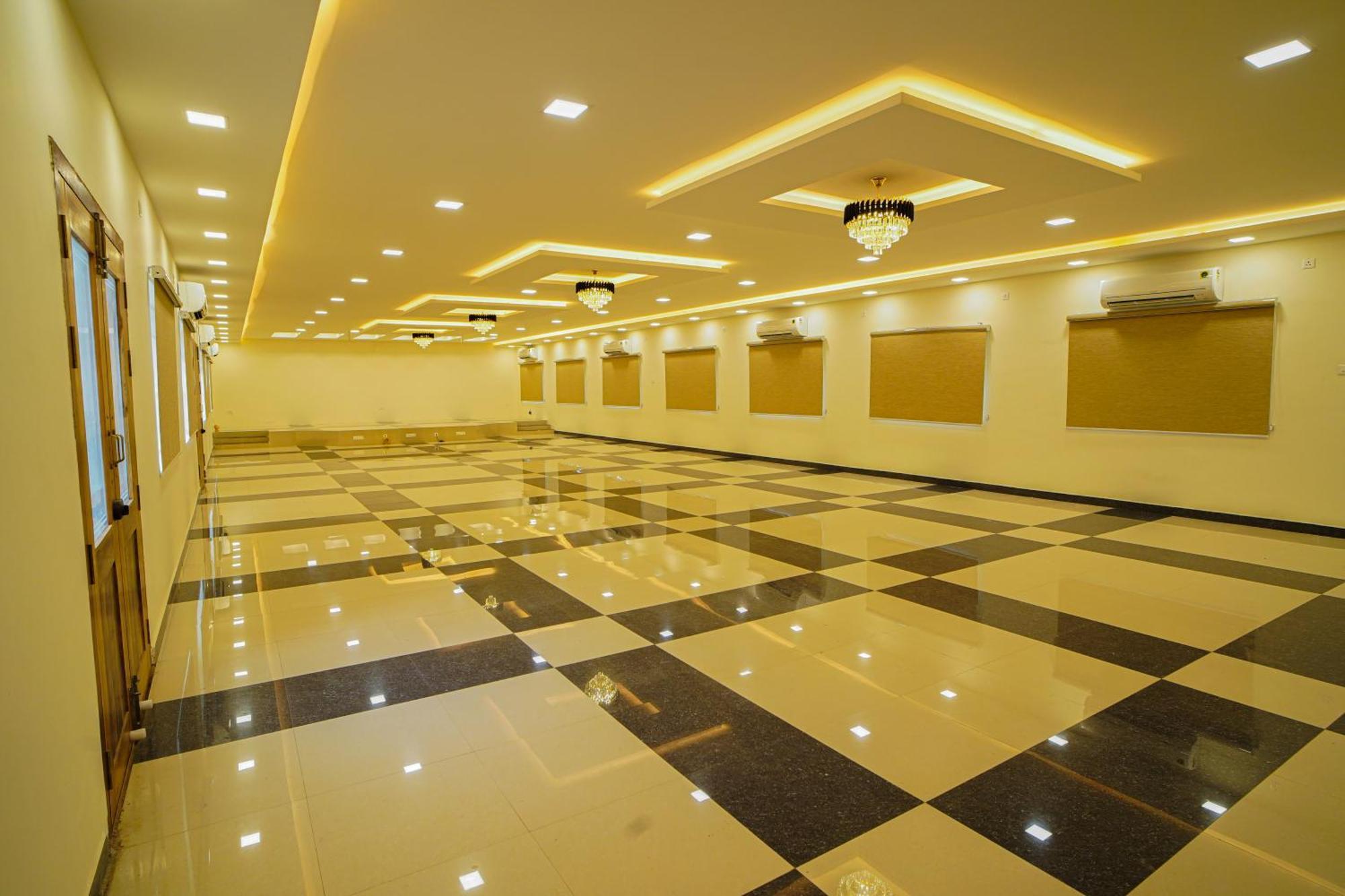 Готель Tpc Camphor Tiruchirappalli Екстер'єр фото