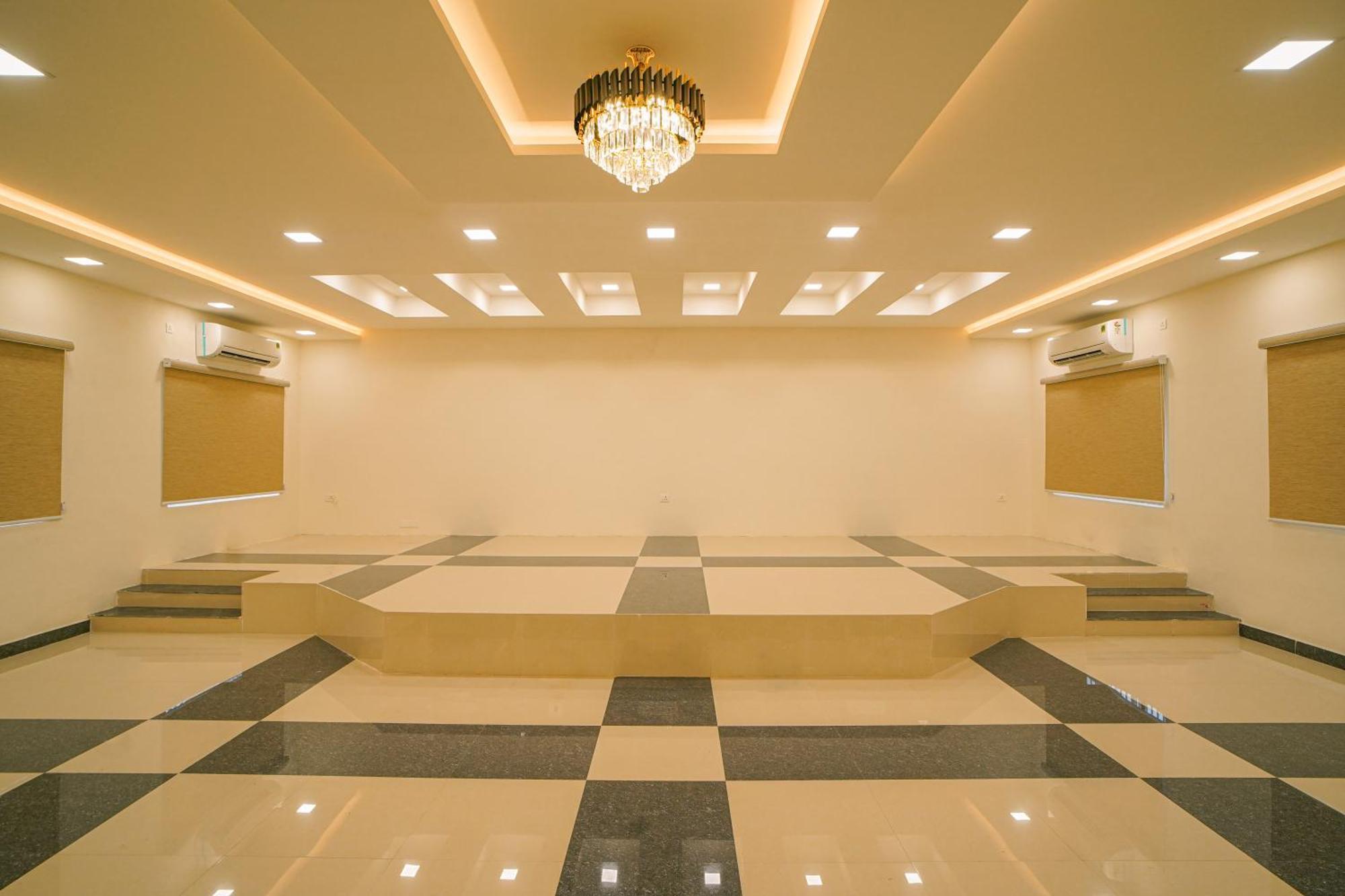 Готель Tpc Camphor Tiruchirappalli Екстер'єр фото